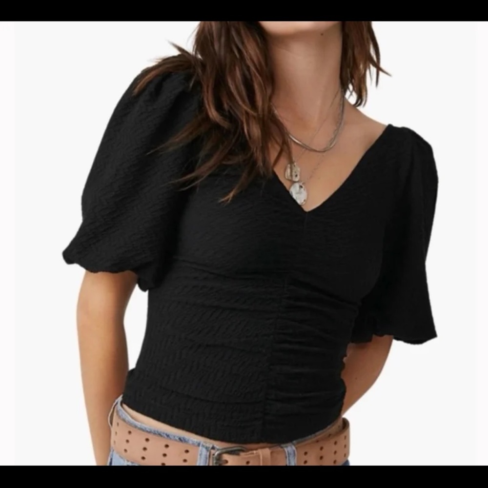 Free People Cupcake Ruched Puff Sleeve Top in Black size Medium - Picture 2 of 12